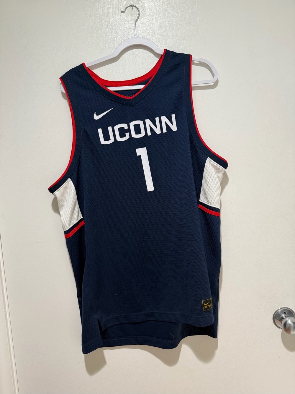 UConn huskies jersey